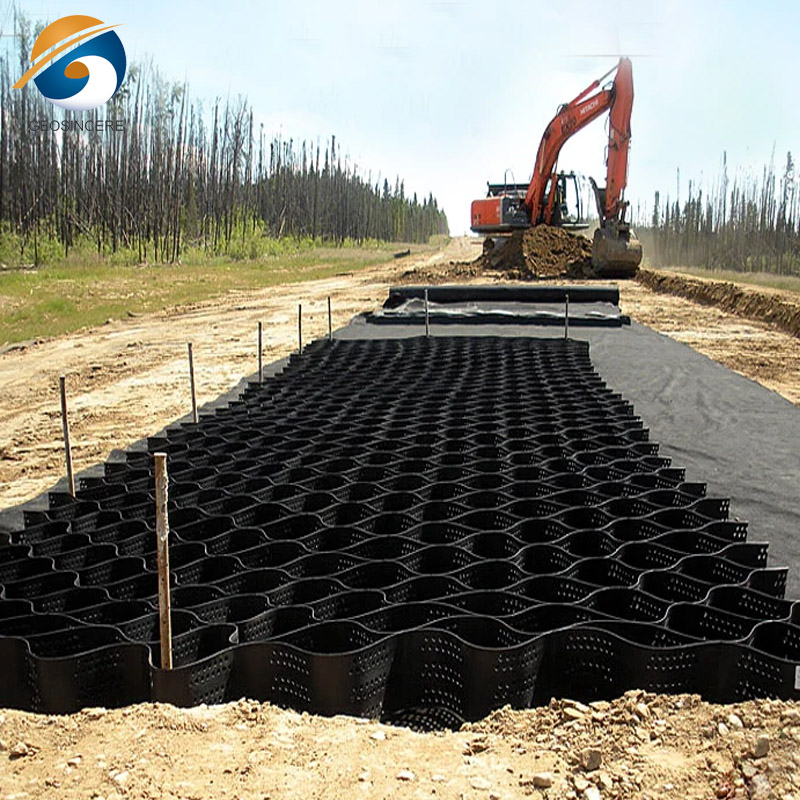 Наклонная подъездная дорога из пластика HDPE Геоячейка